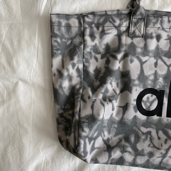 ALO | Shopper Tote - Picture 3 of 6